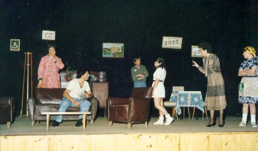 Esperando la carroza - Teatro las tres car�tulas