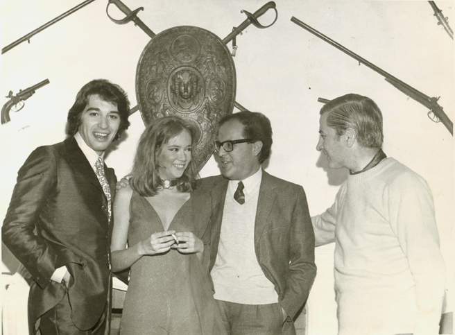 Sandro - Solita Silveyra - Salvador Valverde Calvo - Emilio Vieyra en  "La vida contin�a"